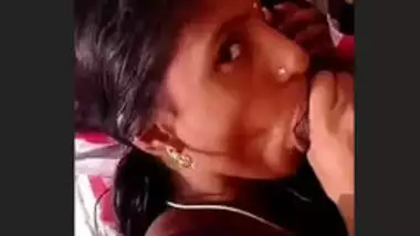 Bhabi sucking dick outdoor