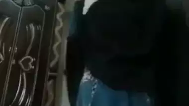 HIjabi girl stripping