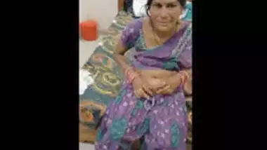 Desi mature Bhabhi Blowjob and Fucked Part 2