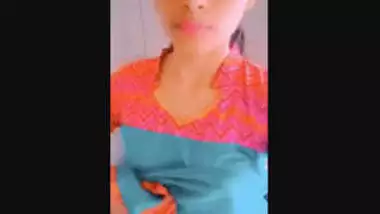 Cute Desi Girl Shows her Boobs and Pussy