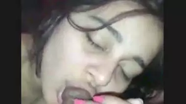 DESI NRI GIRLFRIEND BLOWJOB