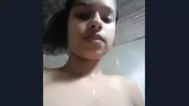 Cute Desi Girl Showing Her Boobs and Pussy