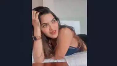 Sexy Insta Girl Boobs Capture