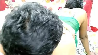 Badi Gand wali Hot Bhabhi ne Mujhe ghar Bulakar apni chudai karwai hot Dress me