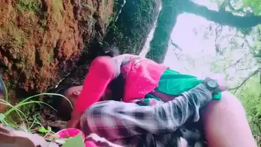 Mature bhabhi fucking young lover in jungle