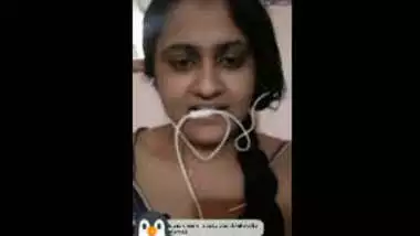 Desi college sexy girl showing her nude part 1