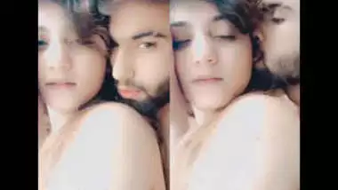 Desi lover fucking in standing position