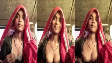 Sexy cute Rajasthani wife displays her nude boobs