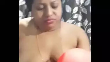 Homely wife nude MMS video goes live on the internet