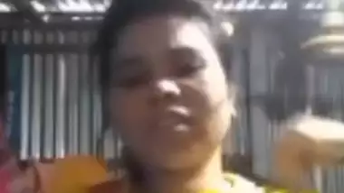 Bangladeshi village girl fingering pussy on video call