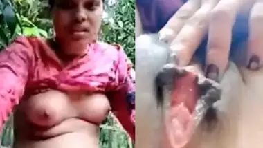 Married Dehati girl topless show outdoors