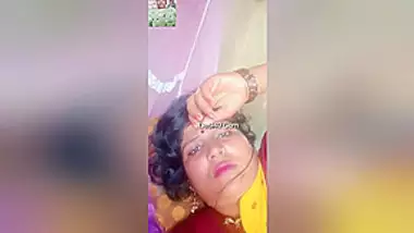 Village Bhabhi Shows Her Boobs And Pussy