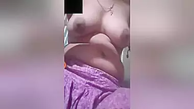 Today Exclusive-horny Desi Girl Showing Her Boobs And Pussy On Video Call Part 2