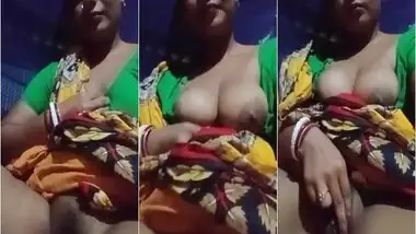 Unsatisfied horny Bengali Bhabhi fingering