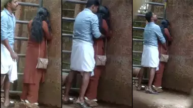 Desi mms video of Indian gal caught confronted outdoor by lover