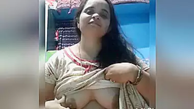 Today Exclusive- Desi Bhabhi Showing Her Big Boos To Lover On Video Call Part 4