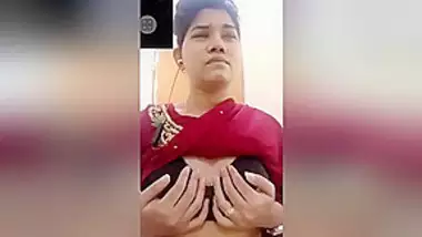 Cute Bangla Girl Shows Boobs On Vc