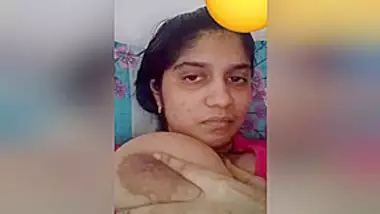 Sexy Desi Girl Shows Her Big Boobs