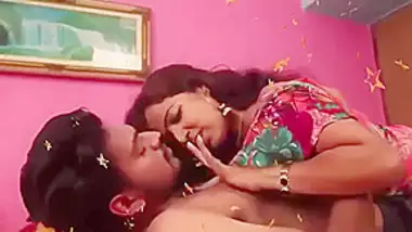 Desi Mallu Bhabi Romantic - Johnny Love, Casca Akashova And Sunny Leone