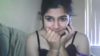 Desi gal live show to her bf throughout movie call