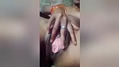 Today Exclusive -desi Village Bhabhi Shows Her Boobs And Wet Pussy Part 2