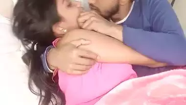 MAHI HOT LIVE