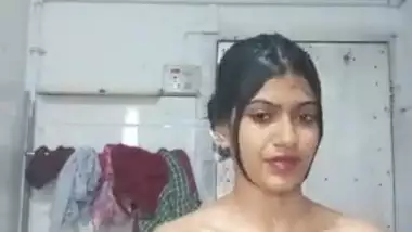 Desi sexy bhabi nude bath