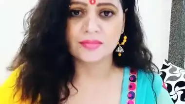 Desi big boobs aunty