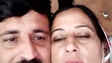 Paki aunty Romance With Neighbour Uncle