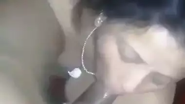 DESIINDIAN BHABHI GIVING BLOWJOB