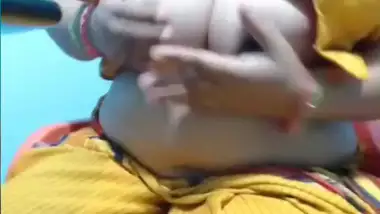 Hot bbw aunty showing huge boobs