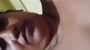 Desi village aunty fing her pussy