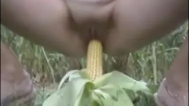 Desi sex starved bhabhi outdoor masturbation sex scandal