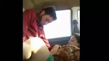 Driver ko chut di pakistani aunty ne