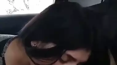 Desi Grl Sucking Boss Dik in Car