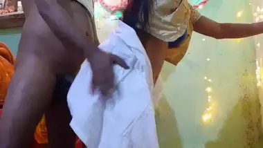 Desi Horny Bhabhi Giving Blowjob n Hardly Fucked