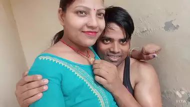 Cute smiling bhabhi boobs squeezed hard, pressed, grabbed & felt many times in vlog