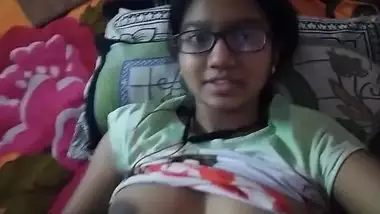 Desi girl showing