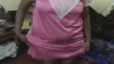 Plumpy Bhabhi In Pink Nighty - Movies.