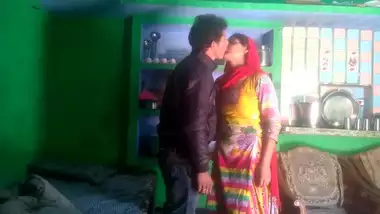 Devar bhabhi quickly in kitchen