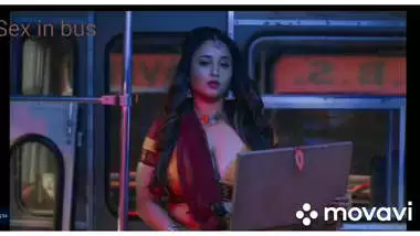 Sexy bhabi seducing in bus