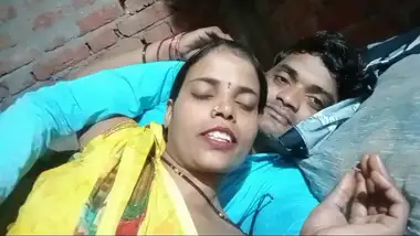 Innocent village bhabhi boobs grabbed & pressed nicely, navel grabbed in vlog