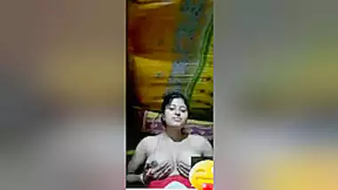 Exclusive- Desi Bhabhi Showing Her Boobs To Lover On Video Call