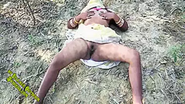 Today Exclusive- Desi Randi Bhabhi Handjob And Out Door Sex