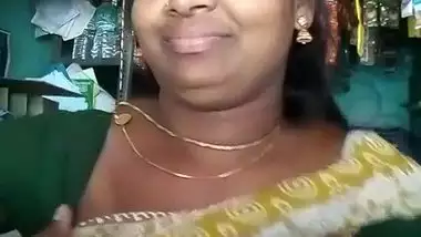 Tamil Bhabhi Shows her Boobs