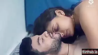 Chalu Bhabi Ne Apne Dewar Ko Sex Karna Sikhaaya