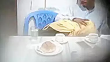 Young Desi Lovers Ki Restaurant Blowjob Sex