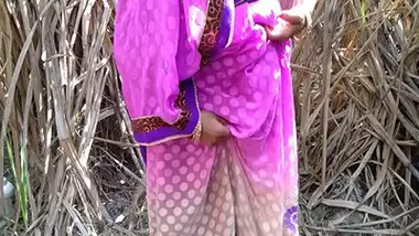 Desi sasur fucks his bahu outdoors on the farm