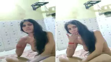 Village bhabhi nude recorded by lover viral sex video