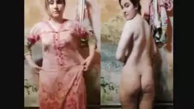 Beautiful Paki Hot Girl Showing